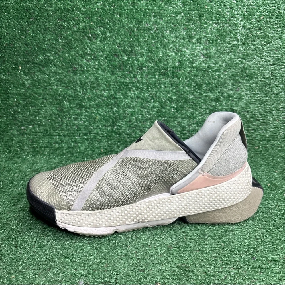 Nike Go FlyEase Slip On Shoes Light Army CW5883-300 Size‎ Mens 7 / Womens 8.5